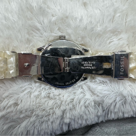 WOMENS MARBLE FOSSIL WATCH - Picture 3 of 6